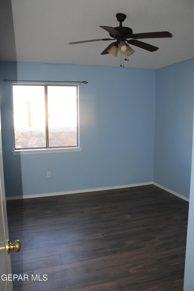 Building Photo - 13985 Sandy Rock Dr