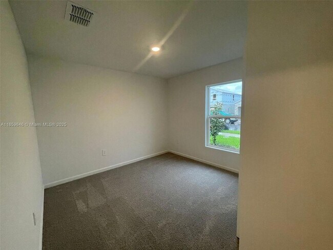 Building Photo - 1543 Jessica Blvd