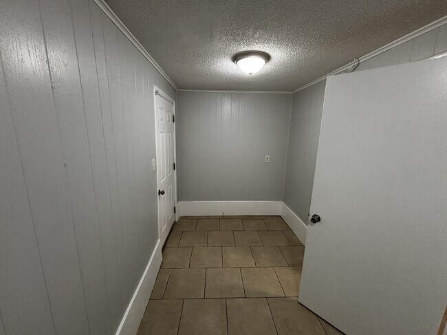 Building Photo - 2247 Pamela Dr