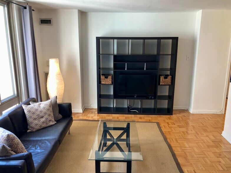 Living Room - 950 25th St NW