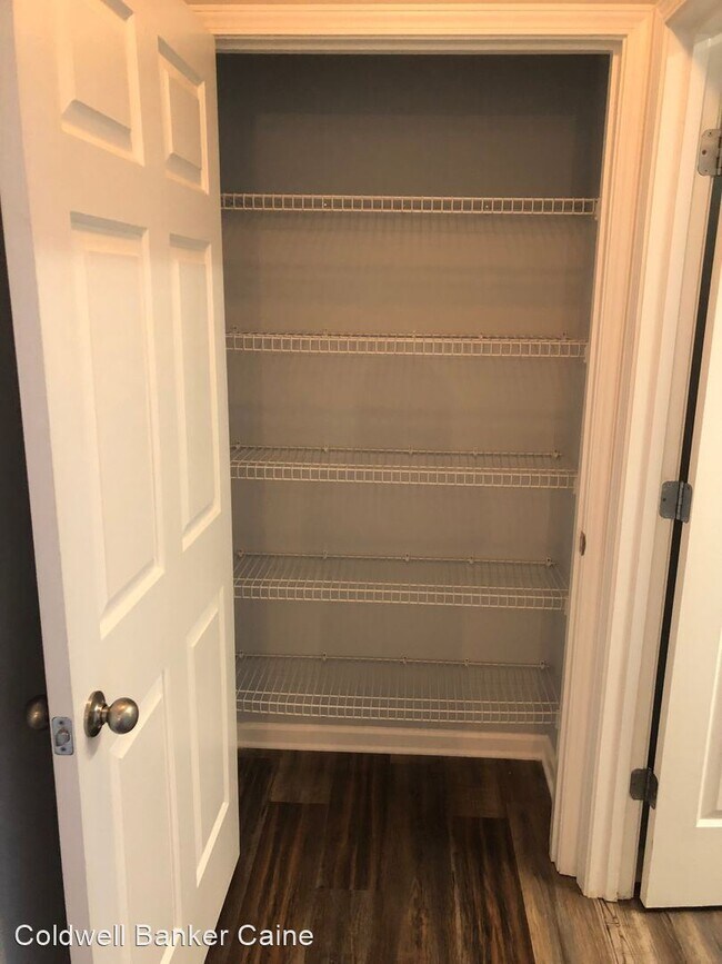 Building Photo - 2 br, 2 bath House - 601 McKenna Commons