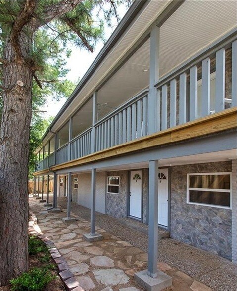 Building Photo - 506 First St