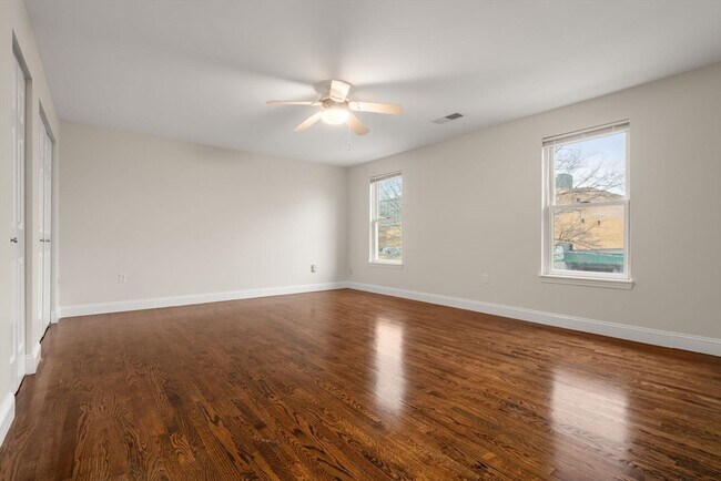 Building Photo - 420 Medford St