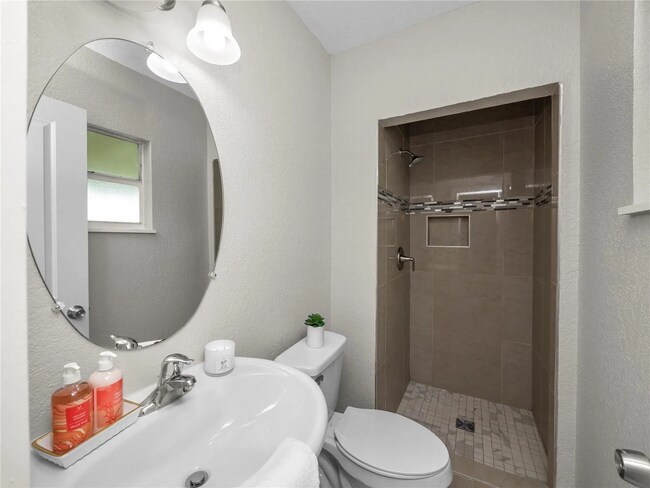 Building Photo - 3440 Milner Dr S