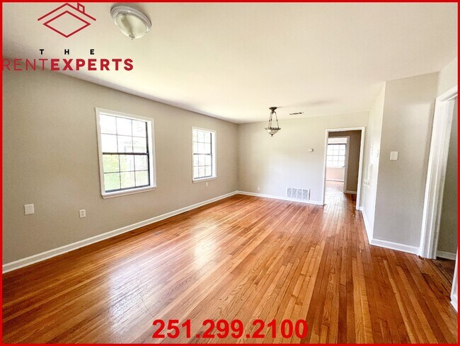 Building Photo - 3015 Farcott St