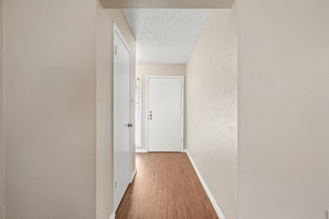 Building Photo - Charming 3-Bed, 2-Bath Gem in Fort Worth – Your Cozy Living Awaits!