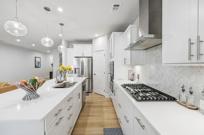 Building Photo - 440 Millsap Wy