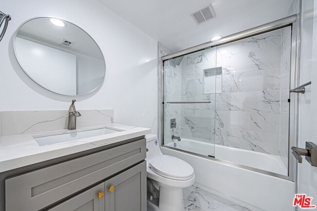 Building Photo - 2057 1/2 S Garth Ave