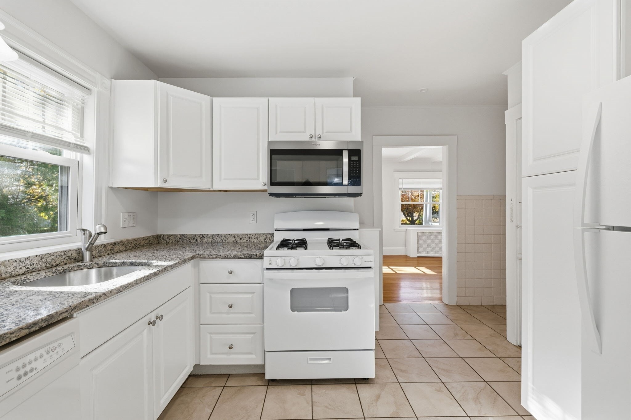 Building Photo - 44 Irving St