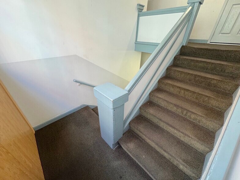 Building Photo - 40 Brooks Ave