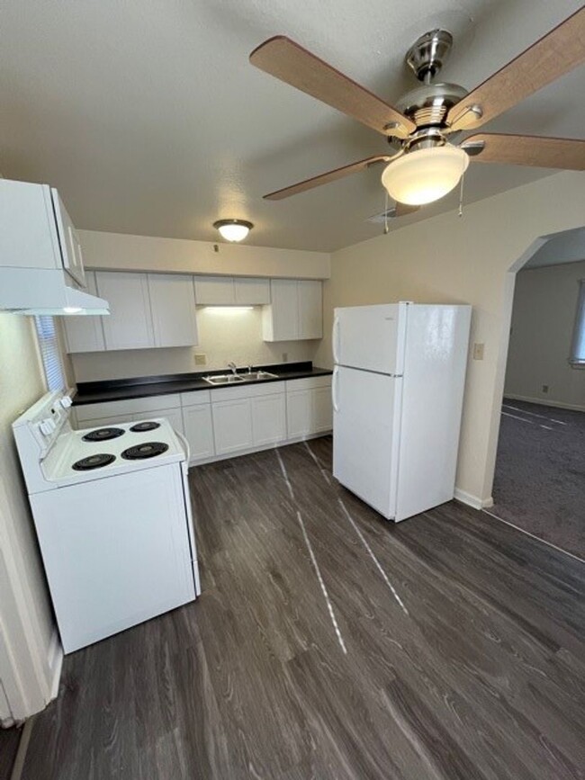 Building Photo - Available NOW! Darling 2 Bedroom Ranch
