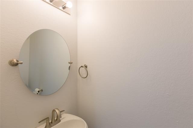 Building Photo - 3820 Gardenia Ln