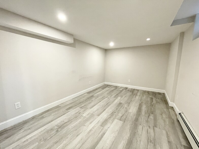 Building Photo - 130 P St