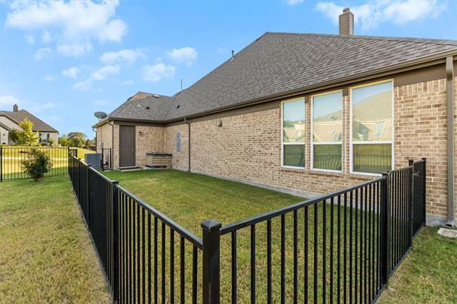 Building Photo - 3930 Clearwater Ln