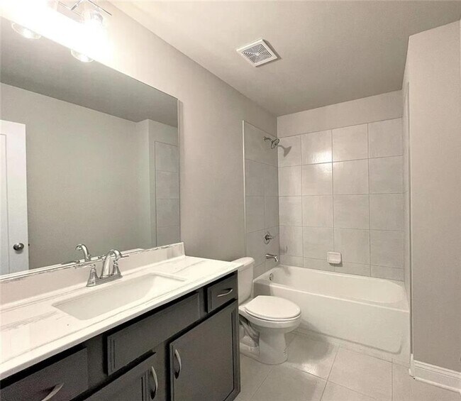 Building Photo - 661 Crosshaven Dr