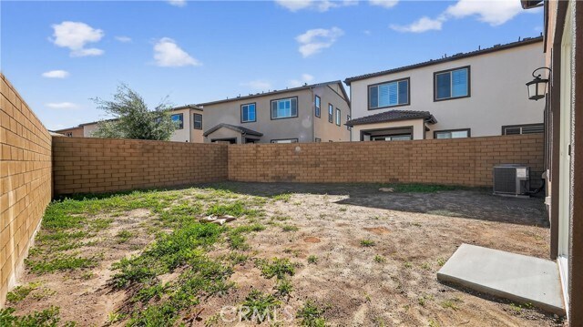 Building Photo - 107 Pansy