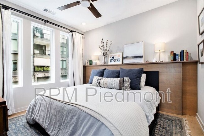 Building Photo - 395 Pratt Dr SE