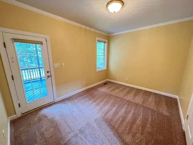 Building Photo - 1006 Goldenview Ct