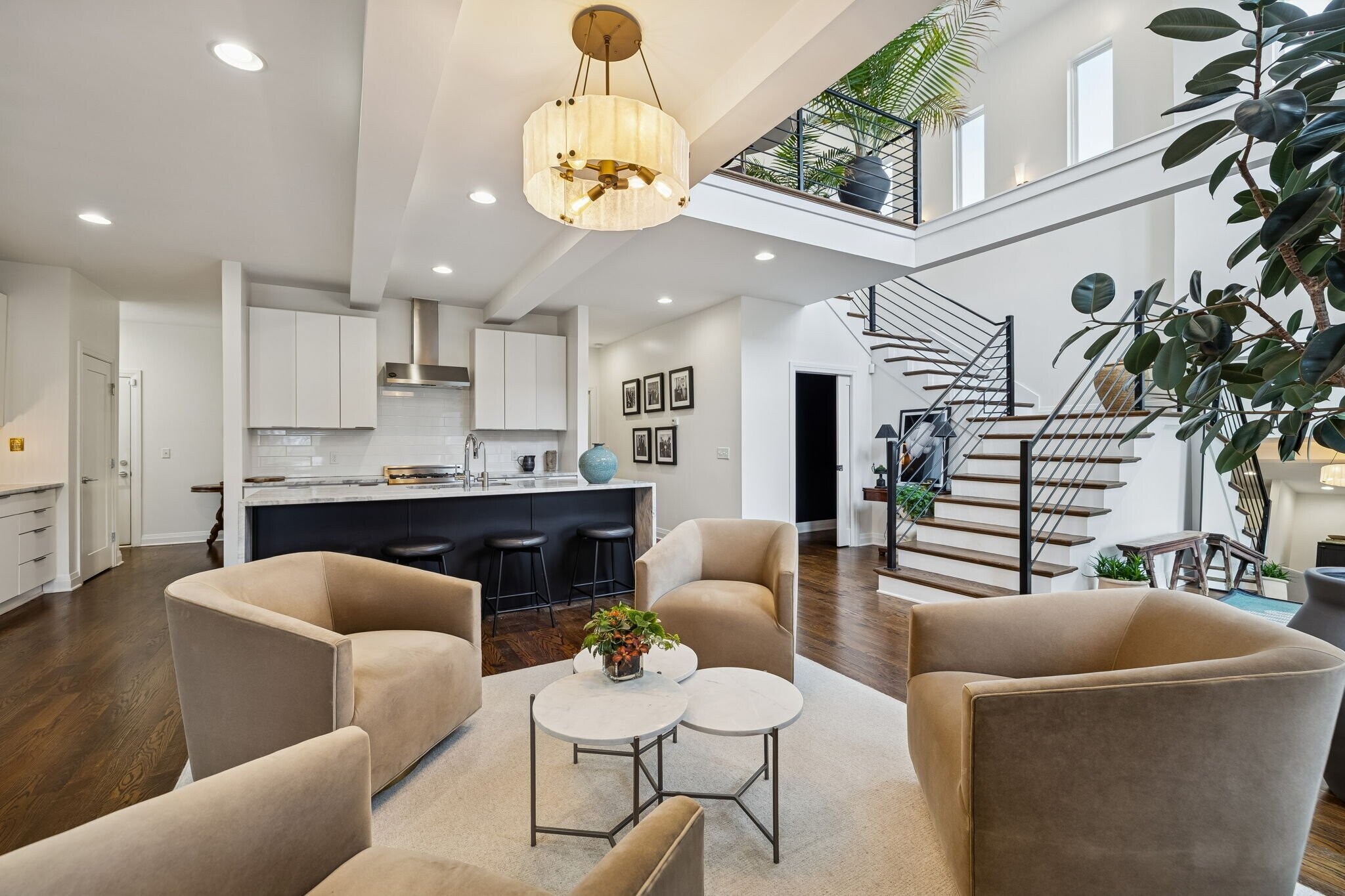 Building Photo - 914C Acklen Ave