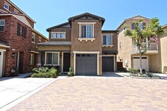 Building Photo - Dream Living in Orange, CA – Spacious 3BR,...