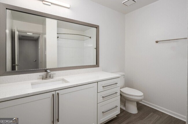 Building Photo - 6873 Peachtree Blvd