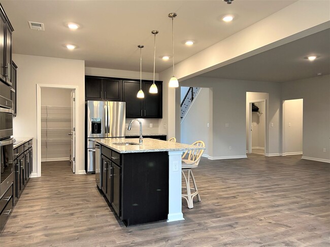 Building Photo - 1011 Altavista