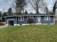 Building Photo - 1 Crescent Ct