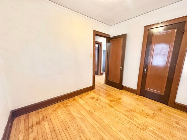 Building Photo - 7705 W Rogers St