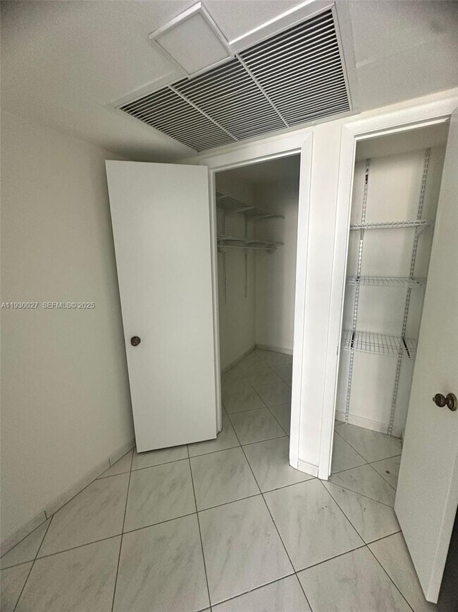 Building Photo - 5555 Collins Ave