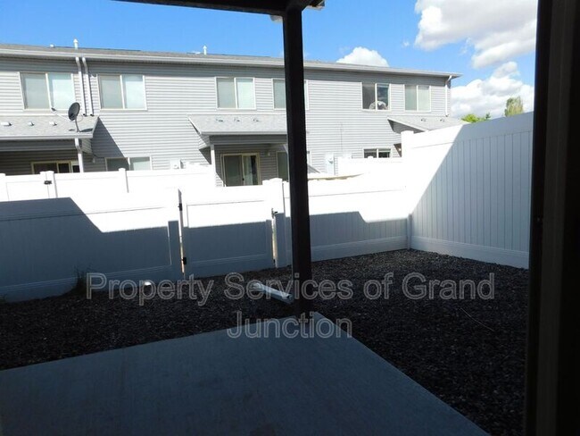 Building Photo - 657 Trinity Way