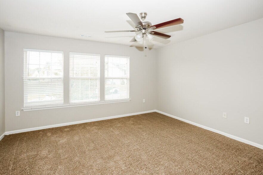 Building Photo - 14130 Waterlyn Dr