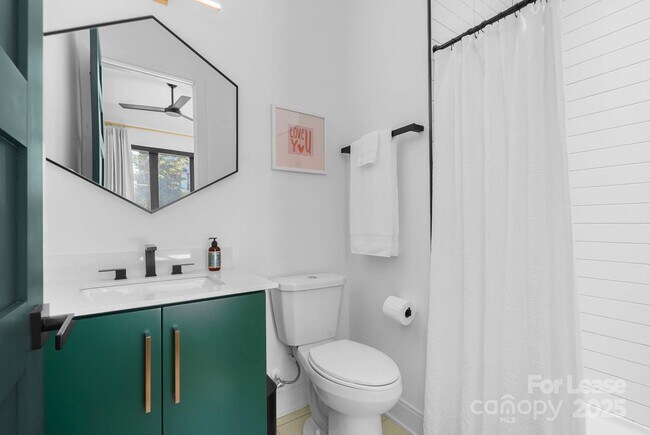 Building Photo - 3301 Spencer St