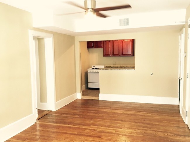 Building Photo - BEAUTIFUL 2 BED/1 BATH APARTMENT IN GHENT!