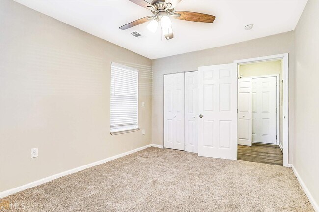 Building Photo - 2188 Glendale Dr