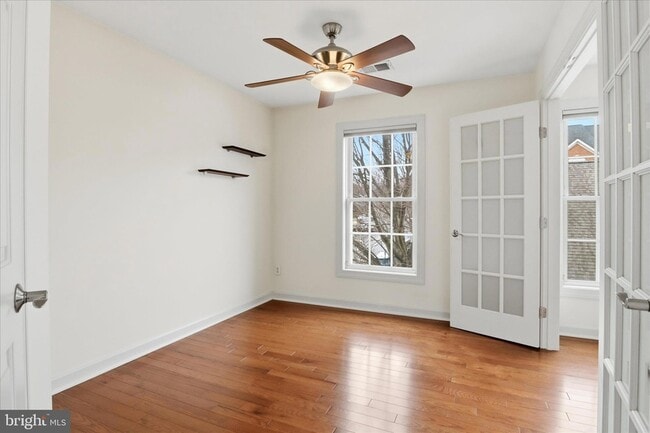 Building Photo - 901 Harrison Cir