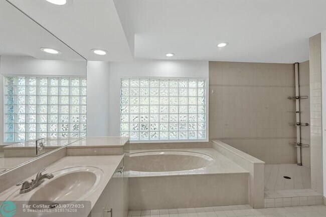 Building Photo - 2622 NW 49th St