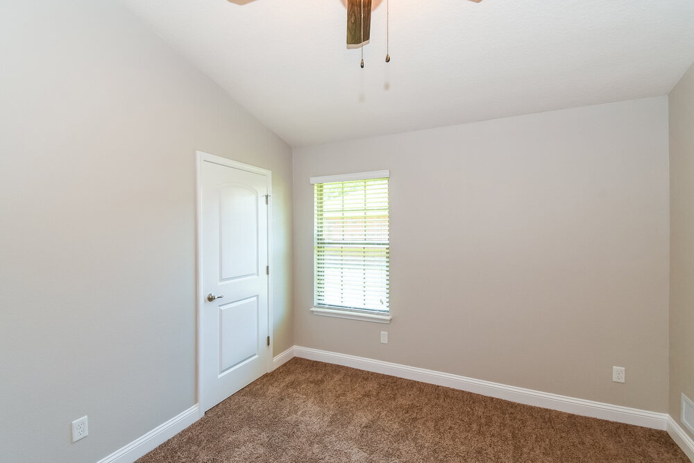 Building Photo - 2195 Thornbrook Dr