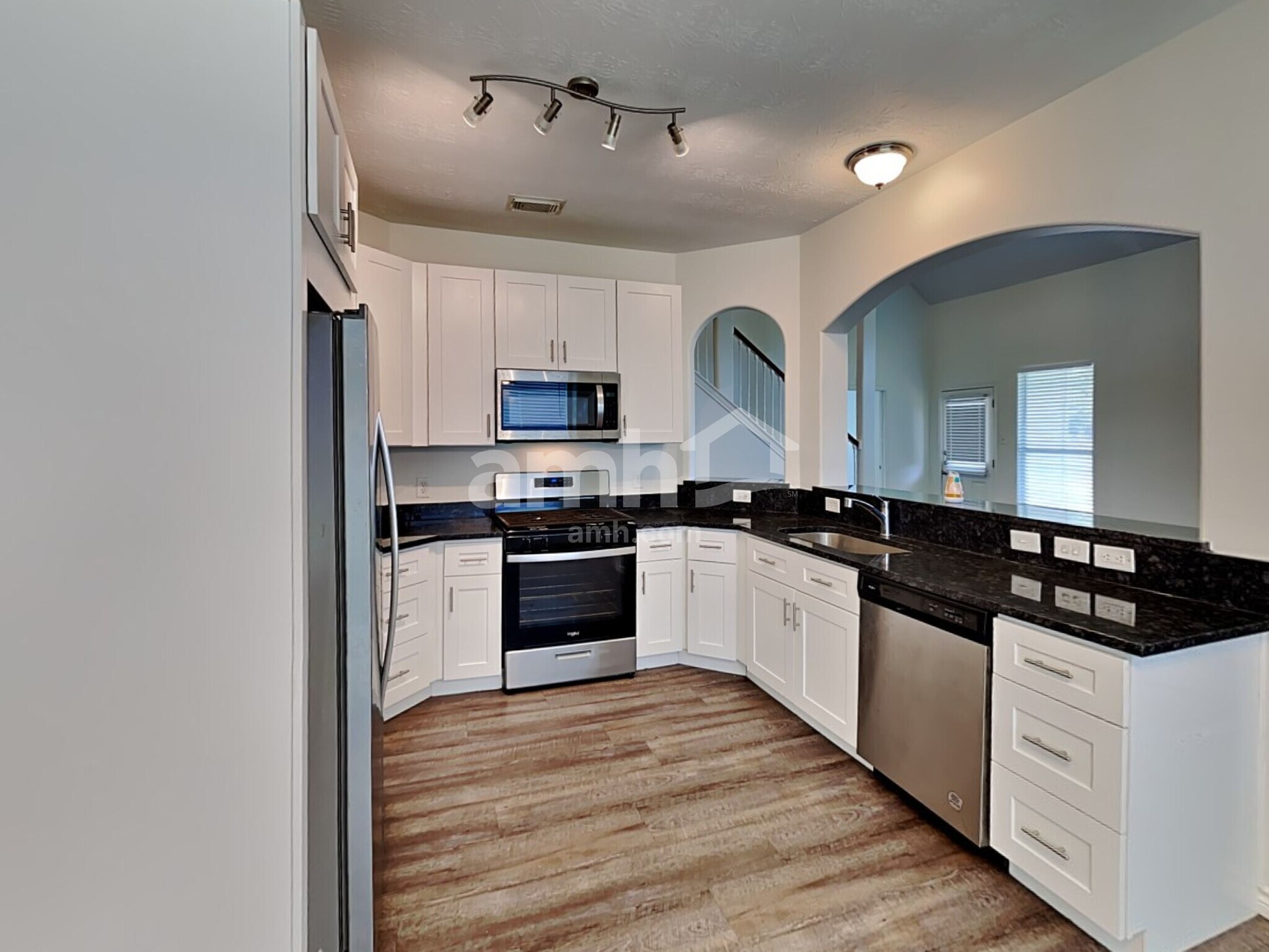 Building Photo - 30507 N Sulphur Creek Dr