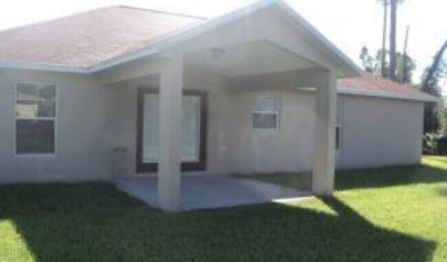 Building Photo - Nice 3/2/2 Call to schedule viewing now! W...