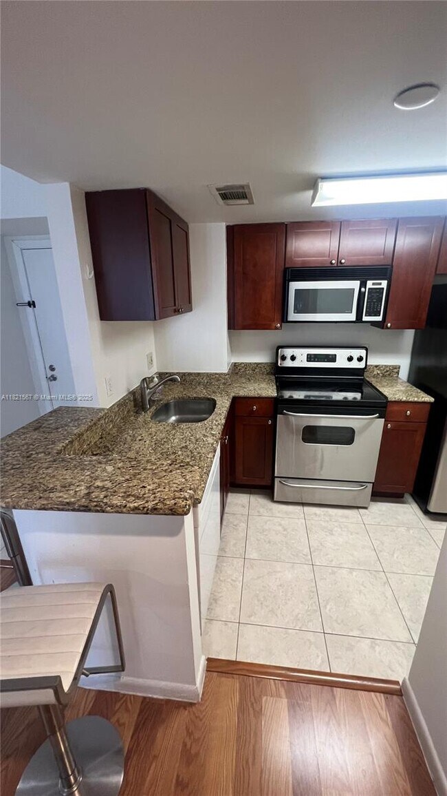 Building Photo - 770 Claughton Island Dr