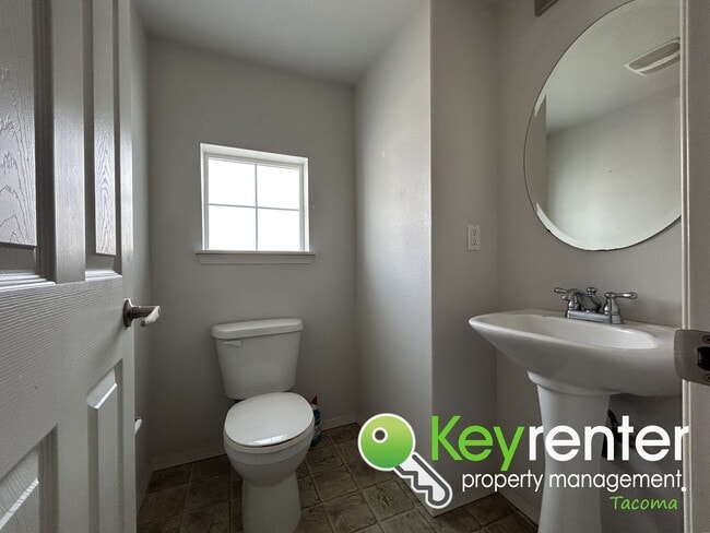 Building Photo - Fife Living: Your Ideal Multi-Level Family...