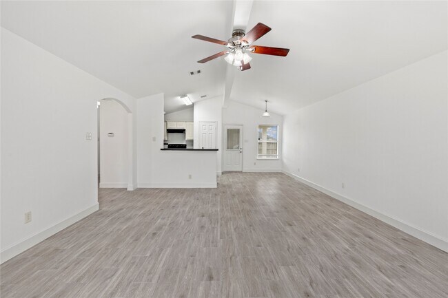 Building Photo - 4303 Sunflower Creek Ln