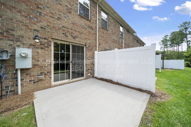 Building Photo - 3129 Hartson Pointe Dr