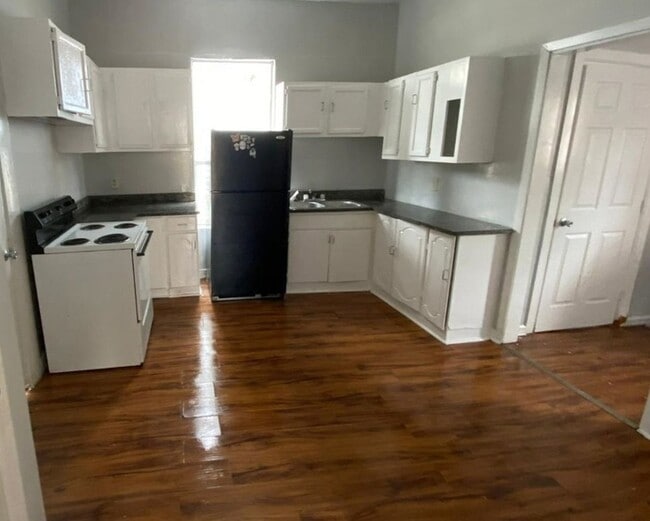 Building Photo - 2806 Avenue M 1/2