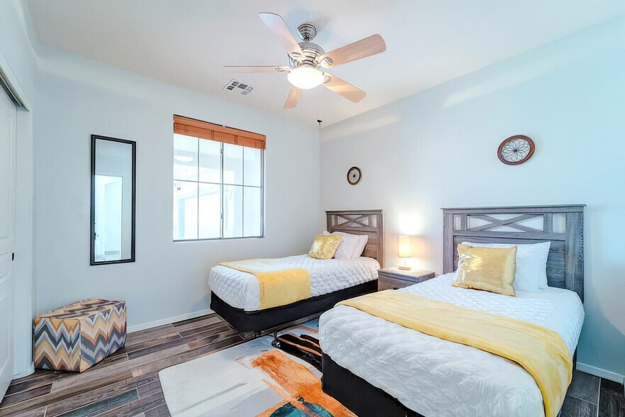 Building Photo - 1549 E Judi Pl