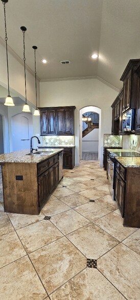 Building Photo - 944 Lake Meadow Ln