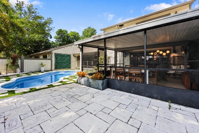 Building Photo - 13400 Bedford Mews Ct