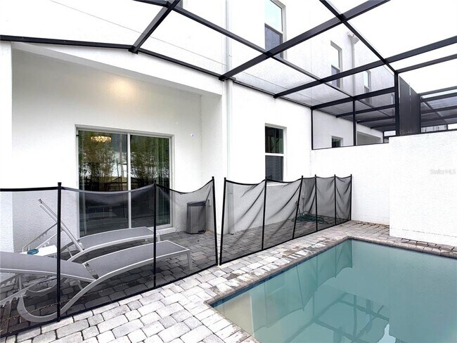 Building Photo - 332 Famagusta Dr