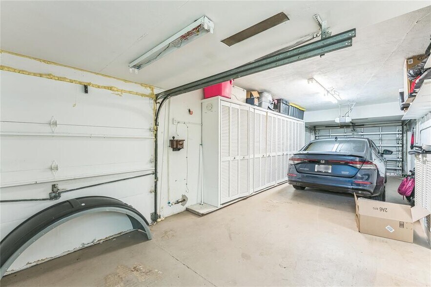 Building Photo - 5706 S Travelers Palm Ln