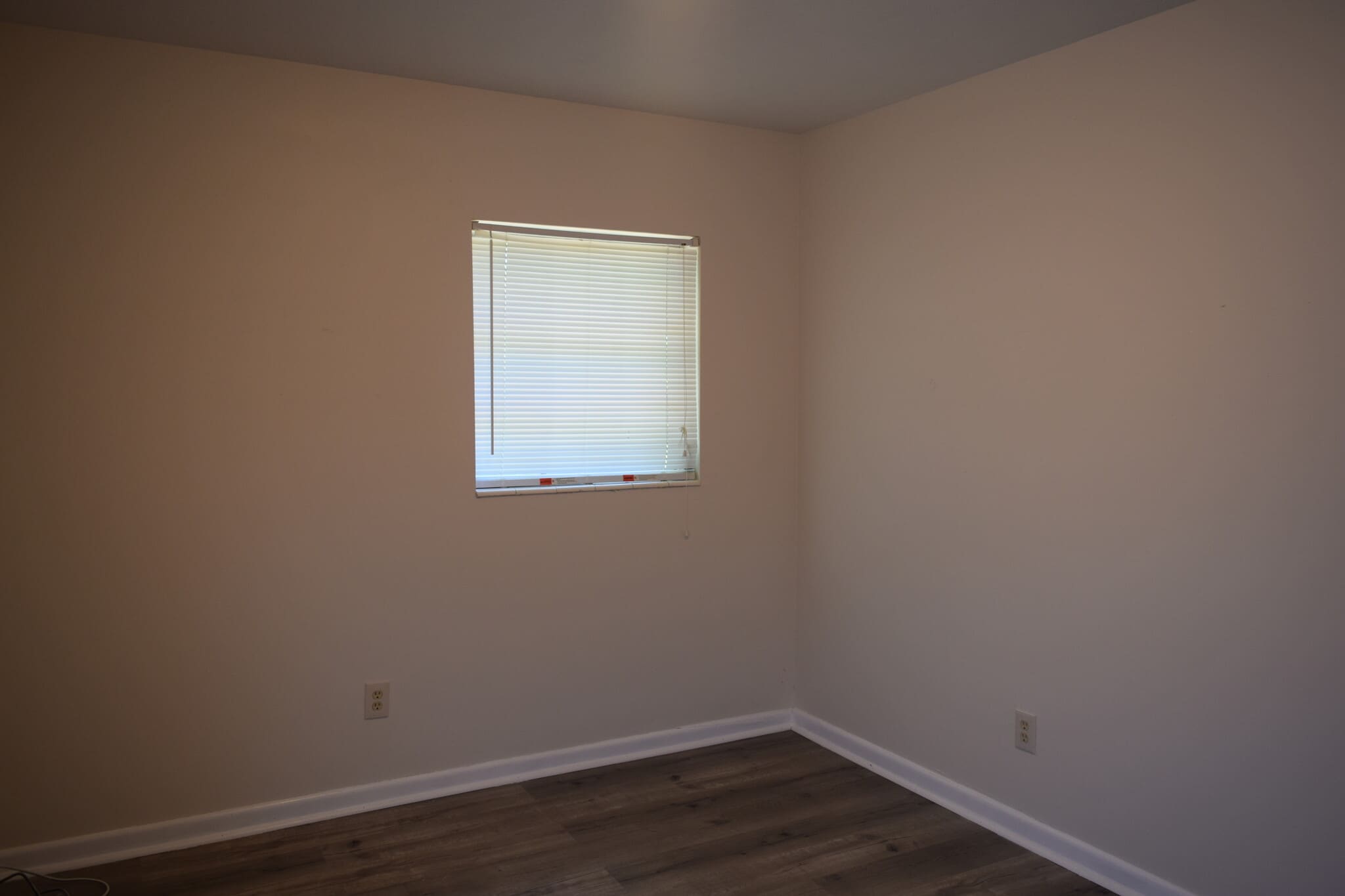 Building Photo - 8114 Meadowglen Dr